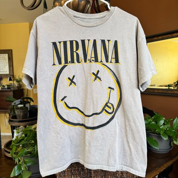 Nirvana Smiley Logo Graphic Print Tee 90’s Grunge Rock Tan Black/Yellow Unisex L - Picture 1 of 5